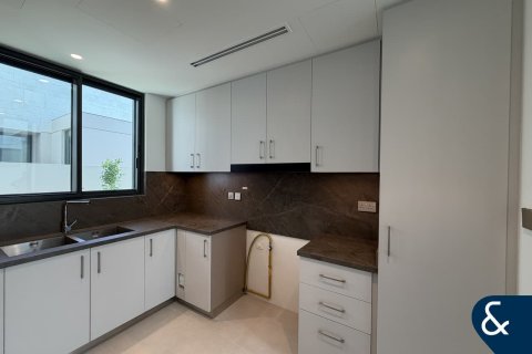 Villa en Arabian Ranches 3, Dubai, 4 dormitorios, 456 m², № 98427 - foto 5