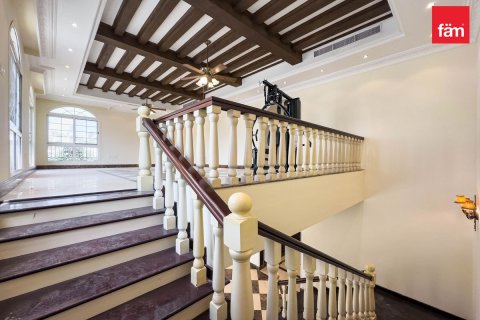 Снять в аренду виллу в Аль-Барше, Дубай: 5 спален, 1393.5м², № 99996 - фото 10