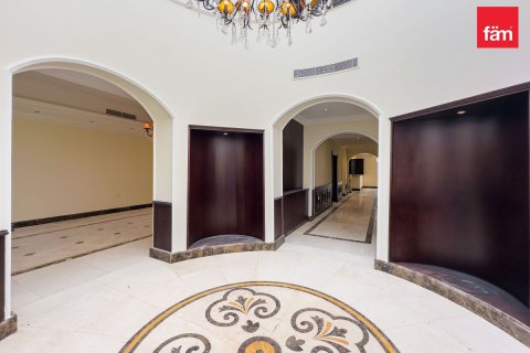Снять в аренду виллу в Аль-Барше, Дубай: 5 спален, 1393.5м², № 99996 - фото 14