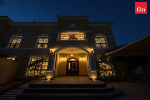 Вилла в Аль-Барше, Дубай, 5 спален, 1393.5м², № 99996