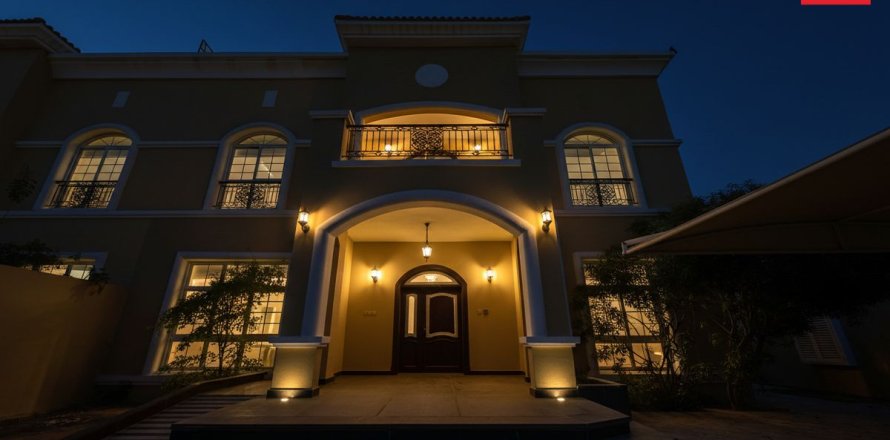 Вилла в Аль-Барше, Дубай, 5 спален, 1393.5м², № 99996