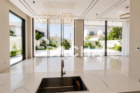 Villa in Jumeirah Park Homes, Jumeirah Park, Dubai 6 bedrooms, 845 sq.m. № 111631 - photo 16