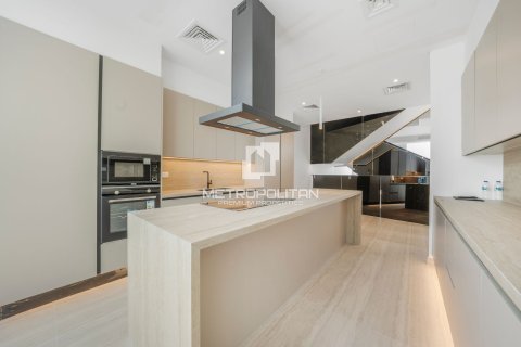 Townhouse in Al Barari, Dubai 4 bedrooms, 459 sq.m. № 15822 - photo 2