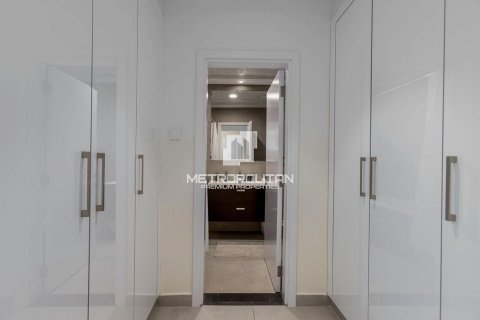 Apartamento en Marina Arcade Tower, Dubai Marina, Dubai, 2 dormitorios, 305 m², № 15823 - foto 10