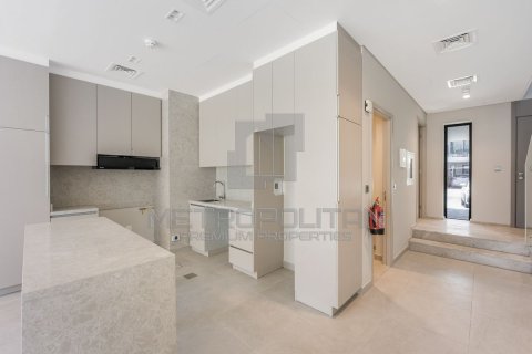 Купить таунхаус в District 7, Мохаммед Бин Рашид Сити, Дубай: 3 спальни, 270м², № 15824 - фото 2