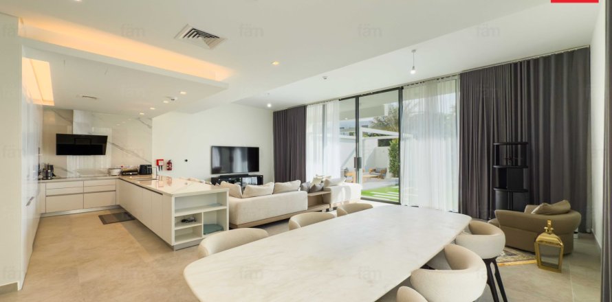 Villa in Dubai 4 bedrooms, 324 sq.m. № 77090