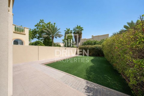 Townhouse in The Springs, Dubai 3 bedrooms, 257.43 sq.m. № 143092 - photo 19