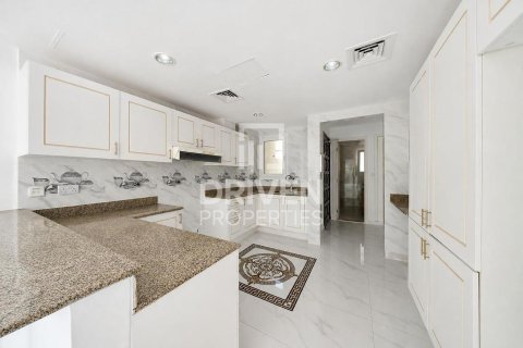 Townhouse in The Springs, Dubai 3 bedrooms, 257.43 sq.m. № 143092 - photo 15