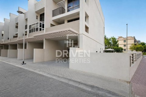 Villa in District 10, Jumeirah Village Circle, Dubai 4 bedrooms, 344.76 sq.m. № 143093 - photo 28