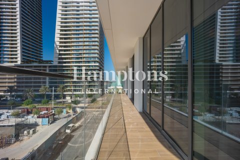 Apartment in Dubai Harbour, Dubai 3 bedrooms, 178.27992797 sq.m. № 101360 - photo 24