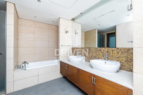 Apartment in Marina Residences, Palm Jumeirah, Dubai 2 bedrooms, 173.45 sq.m. № 128847 - photo 12