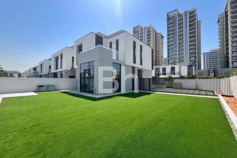 Снять в аренду таунхаус в Al Furjan, Дубай: 4 спальни, 506м², № 22021 - фото 1