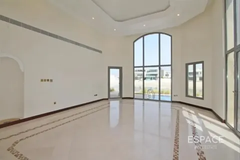 Villa in Palm Jumeirah, Dubai 4 bedrooms, 465 sq.m. № 122525 - photo 6