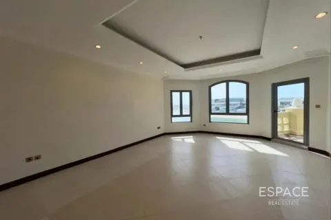 Villa in Palm Jumeirah, Dubai 4 bedrooms, 465 sq.m. № 122525 - photo 14
