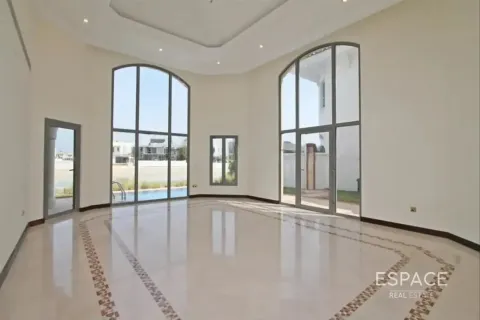 Villa in Palm Jumeirah, Dubai 4 bedrooms, 465 sq.m. № 122525 - photo 2