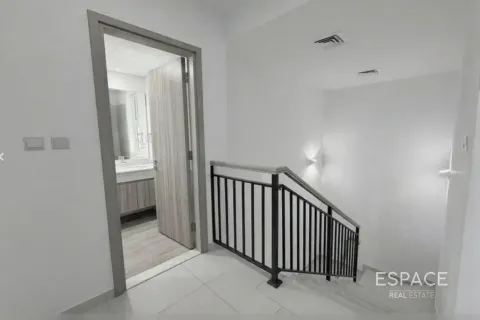 Villa in Dubai Land, Dubai 3 bedrooms, 178 sq.m. № 122523 - photo 5