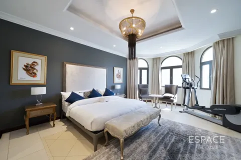 Villa in Palm Jumeirah, Dubai 4 bedrooms, 465 sq.m. № 122524 - photo 9