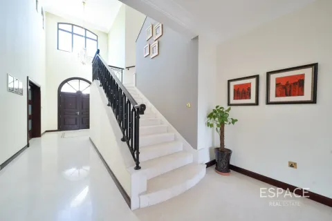 Villa in Palm Jumeirah, Dubai 4 bedrooms, 465 sq.m. № 122524 - photo 18