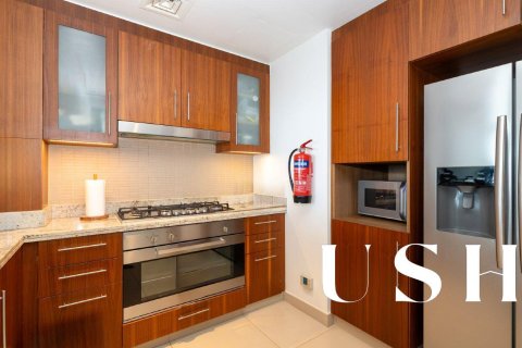 Apartment in Downtown Dubai (Downtown Burj Dubai), Dubai 3 bedrooms, 197 sq.m. № 46837 - photo 7