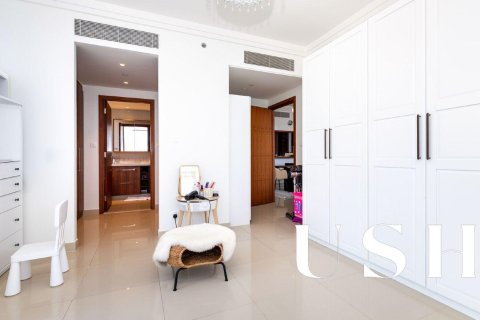Apartment in Downtown Dubai (Downtown Burj Dubai), Dubai 3 bedrooms, 197 sq.m. № 46837 - photo 19