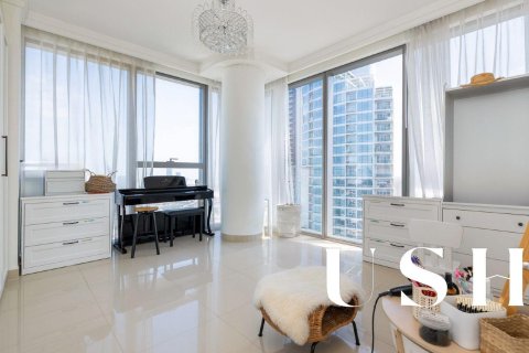 Apartment in Downtown Dubai (Downtown Burj Dubai), Dubai 3 bedrooms, 197 sq.m. № 46837 - photo 20