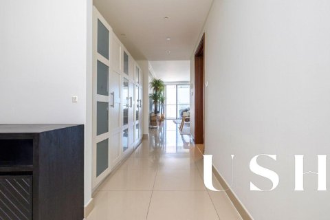 Apartment in Downtown Dubai (Downtown Burj Dubai), Dubai 3 bedrooms, 197 sq.m. № 46837 - photo 26