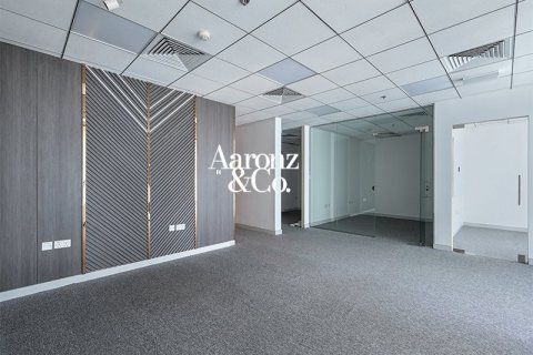 Снять в аренду офис в Бизнес-Бэе, Дубай: 112м², № 112621 - фото 3