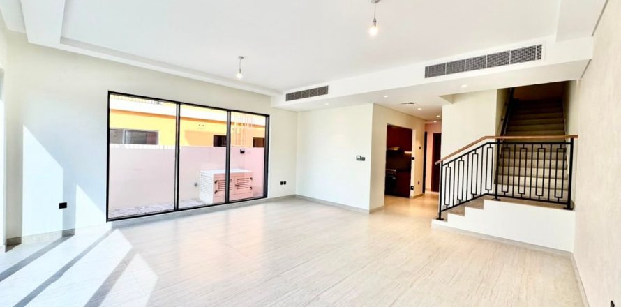 Townhouse in Dubai 5 bedrooms, 306 sq.m. № 142006
