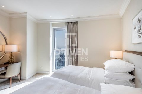 Apartment in The Address Residence Fountain Views, Downtown Dubai (Downtown Burj Dubai), Dubai 3 bedrooms, 183.76 sq.m. № 126925 - photo 9