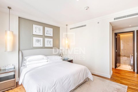 Apartment in The Address Residence Fountain Views, Downtown Dubai (Downtown Burj Dubai), Dubai 3 bedrooms, 183.76 sq.m. № 126925 - photo 6