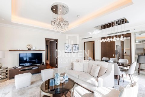Apartment in The Address Residence Fountain Views, Downtown Dubai (Downtown Burj Dubai), Dubai 3 bedrooms, 183.76 sq.m. № 126925 - photo 4