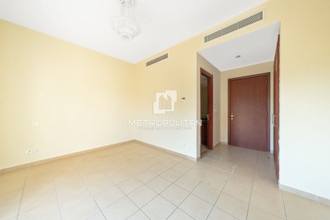 Adosado en Arabian Ranches, Dubai, 2 dormitorios, 200 m², № 73943 - foto 10