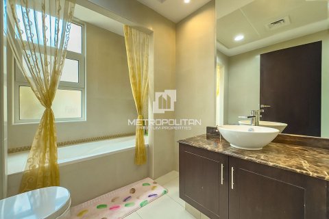 Купить виллу в Мудоне, Дубай: 5 спален, 978м², № 73952 - фото 13