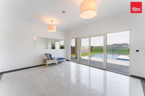 Villa in Dubai 5 bedrooms, 607.6 sq.m. № 115105 - photo 12