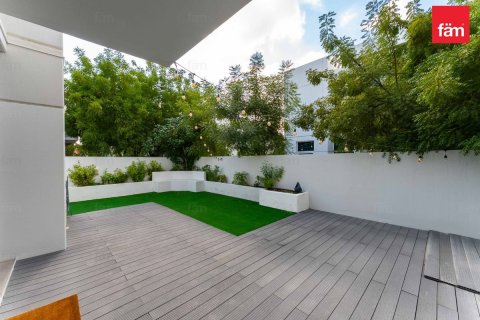 Снять в аренду таунхаус в Дубае: 3 спальни, 259.2м², № 90520 - фото 22