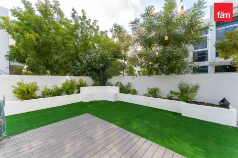 Снять в аренду таунхаус в Дубае: 3 спальни, 259.2м², № 90520 - фото 6