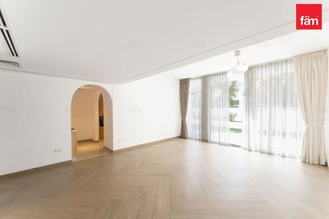 Снять в аренду таунхаус в Дубае: 3 спальни, 259.2м², № 90520 - фото 25