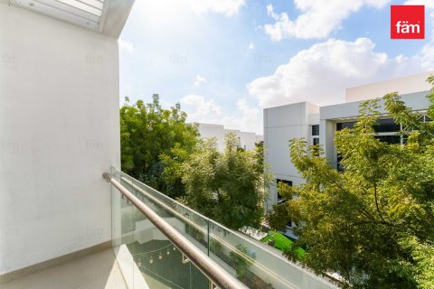 Снять в аренду таунхаус в Дубае: 3 спальни, 259.2м², № 90520 - фото 27