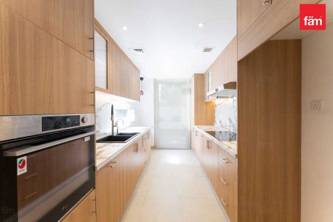 Снять в аренду таунхаус в Дубае: 3 спальни, 259.2м², № 90520 - фото 20