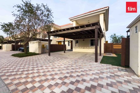 Купить виллу в Дубае: 4 спальни, 349.6м², № 90522 - фото 11