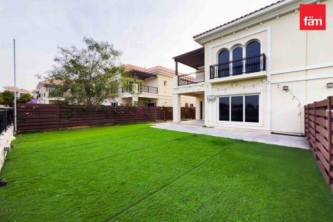 Купить виллу в Дубае: 4 спальни, 349.6м², № 90522 - фото 12