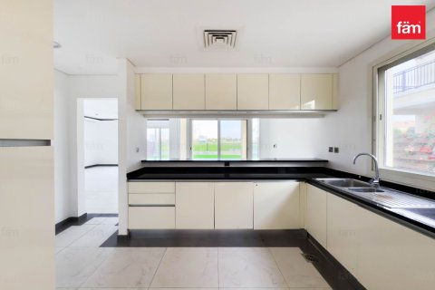 Купить виллу в Дубае: 4 спальни, 349.6м², № 90522 - фото 10