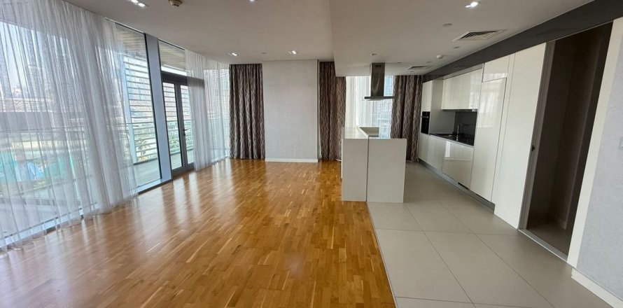 Apartment in Dubai 3 bedrooms, 194.8 sq.m. № 90519