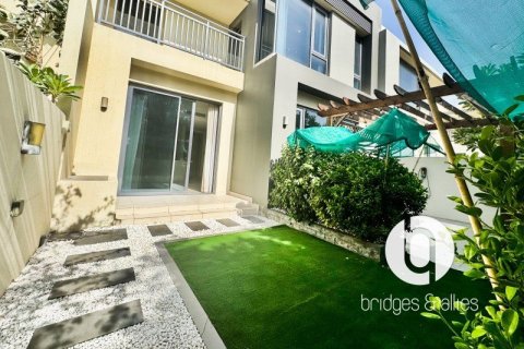 Villa en Dubai Hills Estate, Dubai, 4 dormitorios, 201 m², № 100489 - foto 3