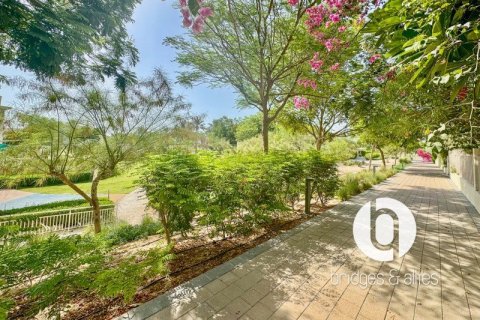 Villa en Dubai Hills Estate, Dubai, 4 dormitorios, 201 m², № 100489 - foto 4