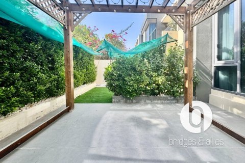 Villa en Dubai Hills Estate, Dubai, 4 dormitorios, 201 m², № 100489 - foto 8