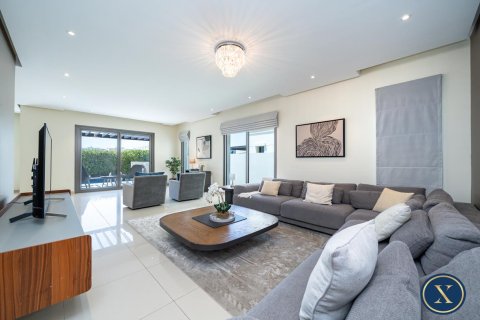 Villa en Al Furjan, Dubai, 6 dormitorios, 610 m², № 45365 - foto 3