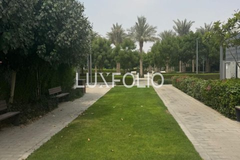 Townhouse in Sun, Arabian Ranches 3, Dubai 3 bedrooms, 180 sq.m. № 45551 - photo 23