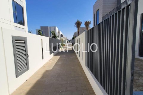 Townhouse in Sun, Arabian Ranches 3, Dubai 3 bedrooms, 180 sq.m. № 45551 - photo 16