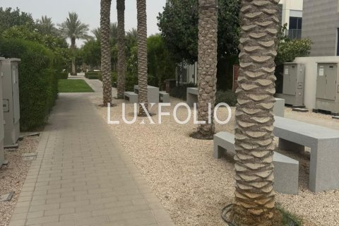 Townhouse in Sun, Arabian Ranches 3, Dubai 3 bedrooms, 180 sq.m. № 45551 - photo 22